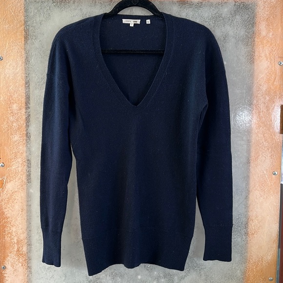 Vince Navy Cashmere sweater Size Small - Picture 1 of 2
